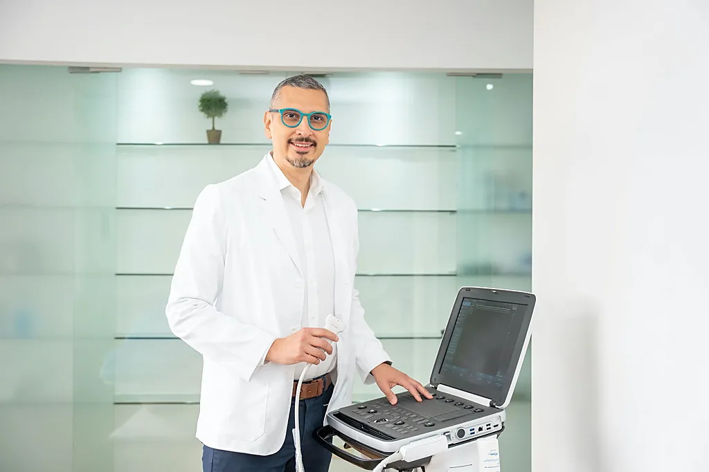 Dr. Christian Hernández Mena, cirujano oncólogo